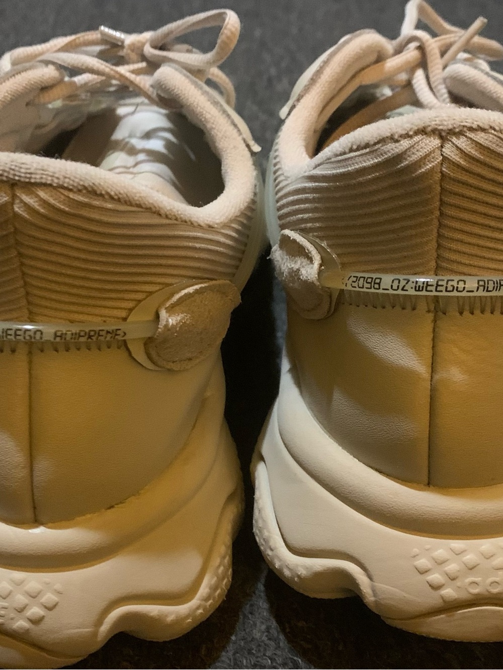Men Adidas Originals Ozweego Sneakers in Beige Sz. 12 - Picture 3 of 5